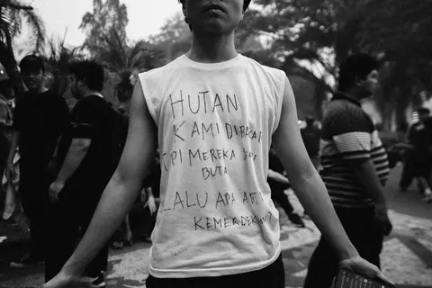 Dokumentasi Mahasiswa Demo Kantor Gubernur Kalimantan Tengah, foto 3
